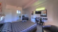 Twin Swans Motel Hotels in Inverell
