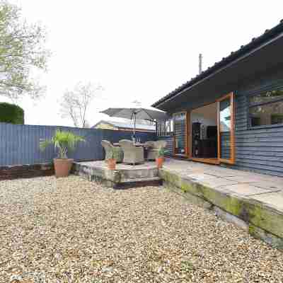 Gorgeous 3Bd Cottage with Parking Nr Guildford Hotel Exterior