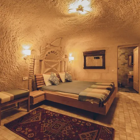Pinhan Cave Suites
