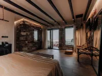 Onym Curated Villas โรงแรมใกล้จุดตั้งแคมป์ Plaka Camping