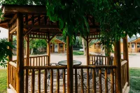 Rustic Ridge Cabins, Charming Retreat (3 Options Hotels in Ranchester