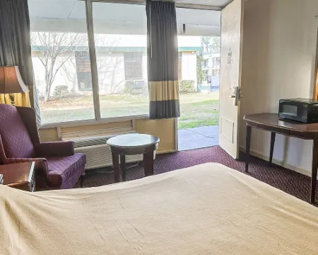 Super Inn & Suites by OYO Milledgeville Hotels in Baldwin County