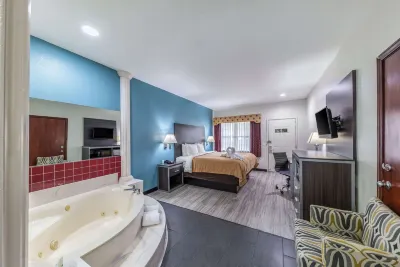 Quality Inn & Suites Canton Hotel in zona Yesterland Farm