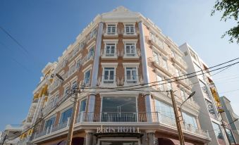 Paris Hotel