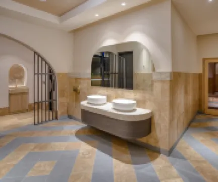 Encore Broadbeach - Official