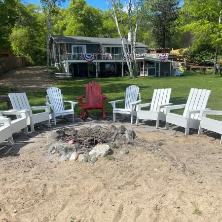 Beautiful lake side lower unit cabin on pelican lake