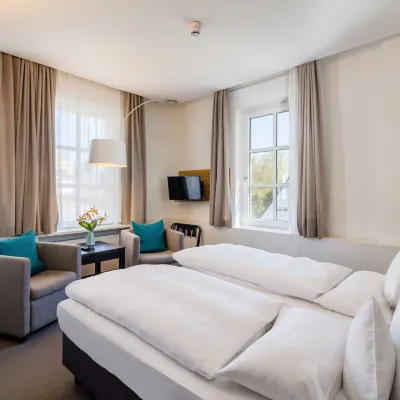 Baurs Park Hotels near Rissen