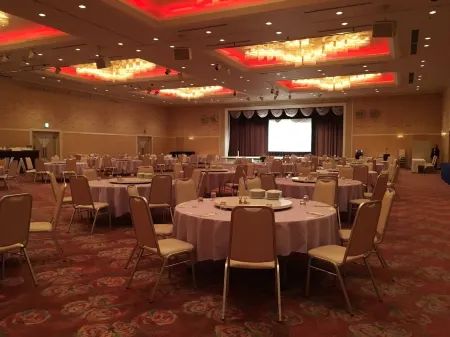 Hotel Crown Hills Takefu Отели рядом со станцией Echizen-Takefu Station