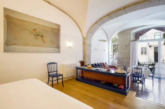 Residentas Apostolos