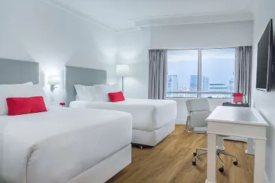 NH Collection Plaza Santiago Hotel a 