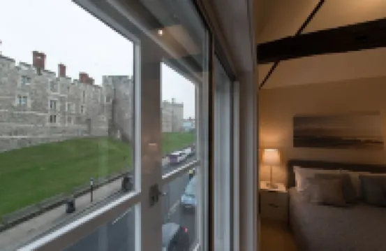Central Windsor Apartment Facing the Castle