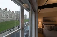 Central Windsor Apartment Facing the Castle Hotels in Eton