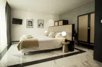 Hotel la Pietra Restaurant & Spa Hotels in Л'Іль-Русс