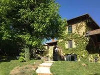 Lodges Lao Hotels in Tarare