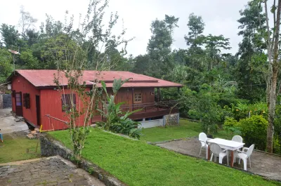 Guest House Quinta Natural Bangalots Отели рядом с достопримечательностью «Pico Cão Grande»