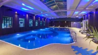 Riverside Park Hotel - С бассейном