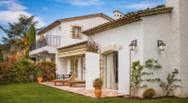 阿蘭洛卡餐廳酒店 鄰近Grotte de la Chèvre d’Or的酒店