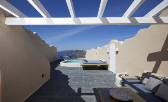 Suites of the Gods Cave Spa Hotel