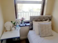 Cogie Abode Hotels in Enfield