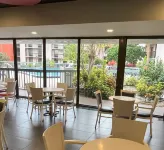 Grand Hotel Orlando at Universal Blvd - Shuttle to Theme Parks - Breakfast