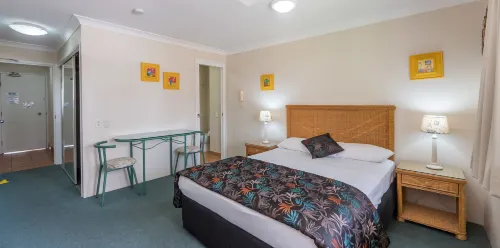 Aruba Beach Resort Hotel di Broadbeach Waters
