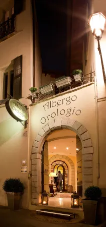 Albergo Orologio Отели рядом с достопримечательностью «Via delle Grazie»