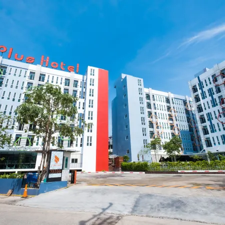 P Plus Hotel Отели рядом с достопримечательностью «Xzyte (Эксайт) Дискотек»