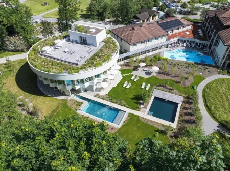 Hotel Hof Weissbad Отели в г. Гонтен