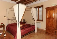Agriturismo Poggio Tobruk Отели в г. Пьенца