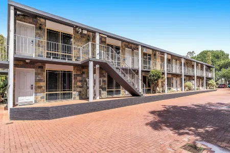 The Swan Valley Hotel Отели в г. Вайнс