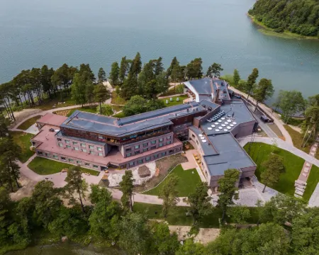 Hotel Hanasaari โรงแรมในเอสปู