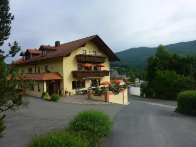 Pension / Ferienwohnungen Ludwig فنادق في 