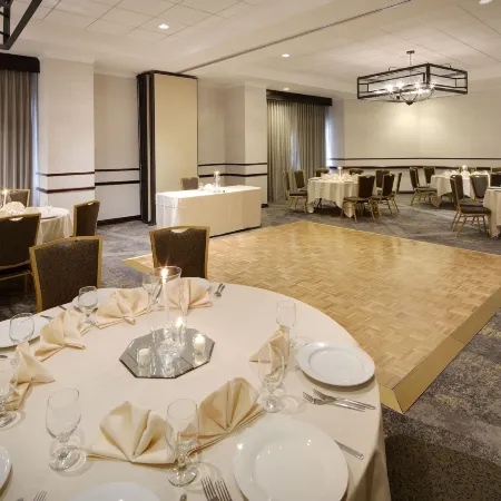 Embassy Suites by Hilton Dallas Park Central Area