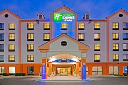 Holiday Inn Express & Suites Meadowlands Area Отели рядом с достопримечательностью «Hasbrouck Heights Recreation»