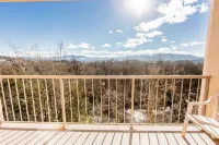 Music Road Resort Hotel and Inn - Mountain view