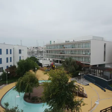 B19 - Marina Club Apartment