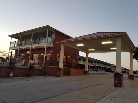 Star Inn Biloxi Отели рядом с достопримечательностью «Biloxi Small Craft Harbor»