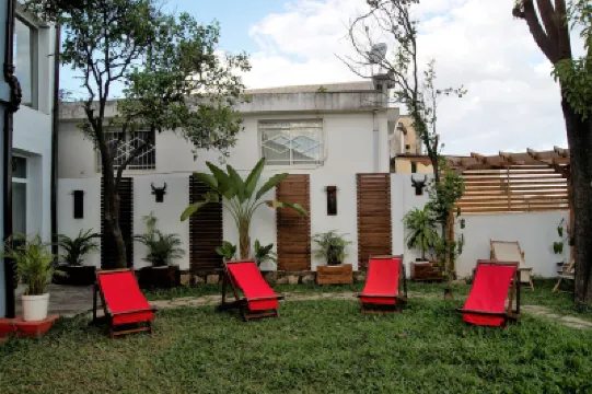 Villa Mahefa - Wifi - Canal Plus - Terrasse & Jardin Hotels in 