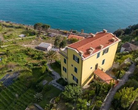 La Coccinelle - Superb Views Hotels in Corniglia