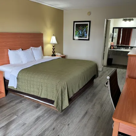 Quality Inn Near Manatee Springs State Park