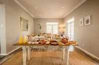 Corner House Residence - breakfast
