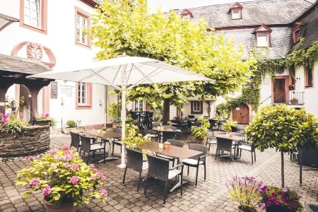 Hotel Deutschherrenhof Отели рядом с достопримечательностью «Golden Nugget»