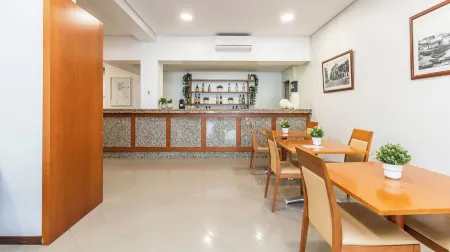 Albergaria Quim Barreiros Отели в г. Ден