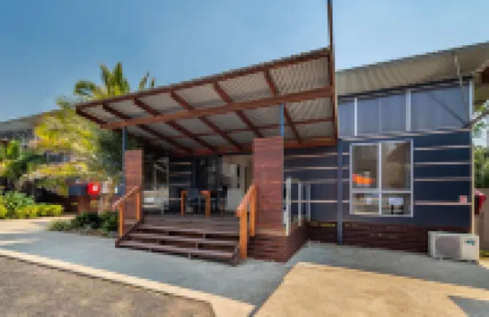 อินเจเนียฮอลิเดย์ส อาวินา