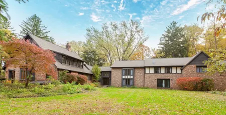 The Brewery Lodge Hotel Отели в г. Ла-Порт