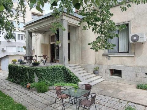 The English Guest House