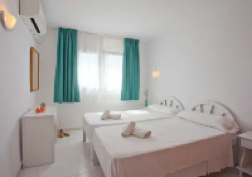 Apartamentos Sol Romántica by Dot Suites