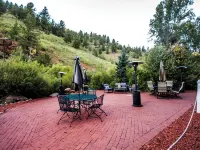 The Victorian at Valley Glen- a romantic mountain getaway Hotels in Teller County