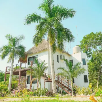 Royal Palm Bacalar Cabañas & Lagoon Club