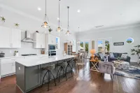 30A Pet Friendly Beach House - 33 Sunset by Panhandle Getaways Hotels in Rosemary Beach